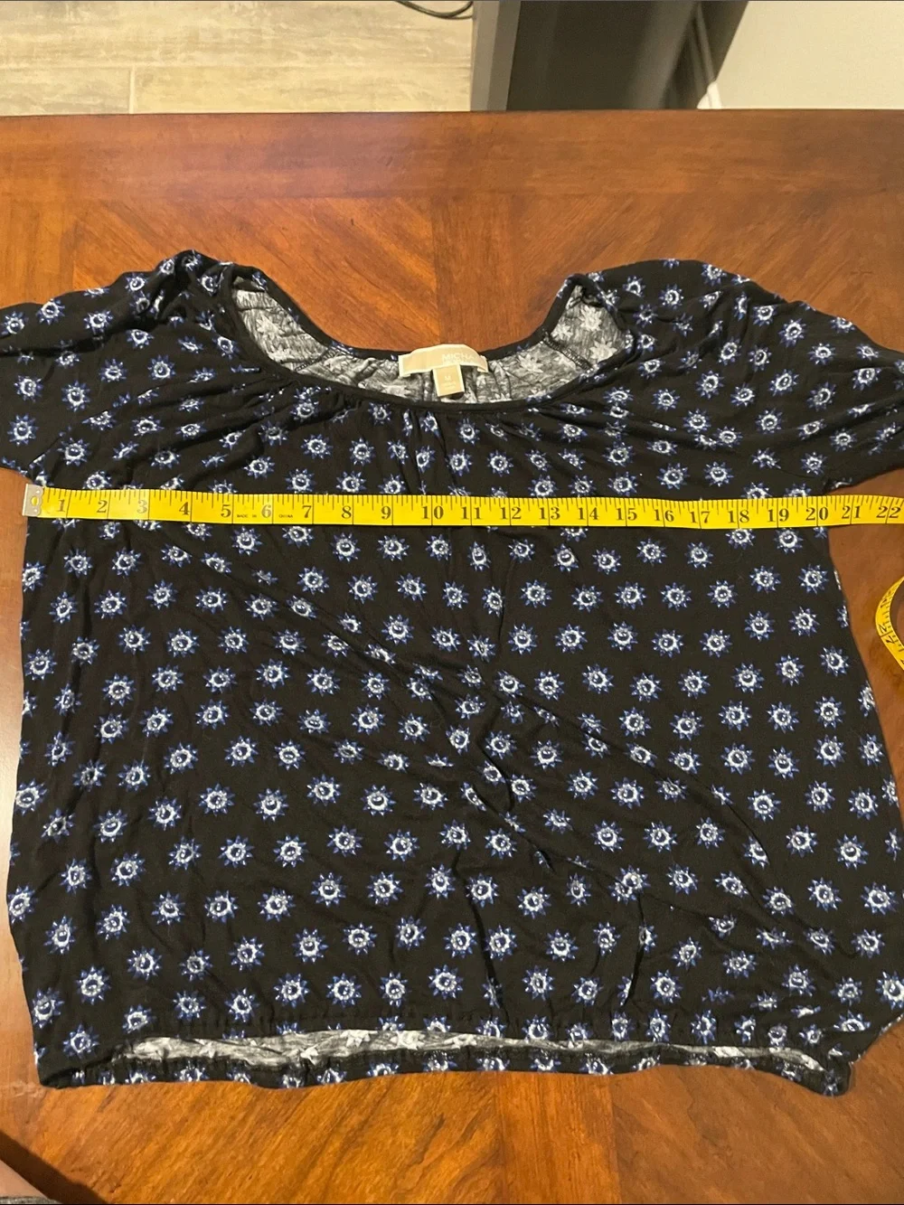 Michael Kors Scoop Neck Tunic with Blue Floral Print stretchy at sleeves/bottom